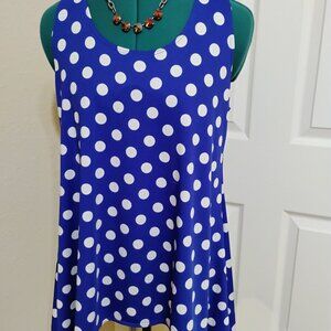 Pretty Woman Sleeveless Blue White Polka Dot Blouse Size: Small
